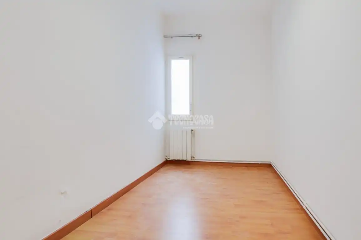 Bedroom of Flat for sale in Barcelona  with Air Conditioner, Heating and Balcony