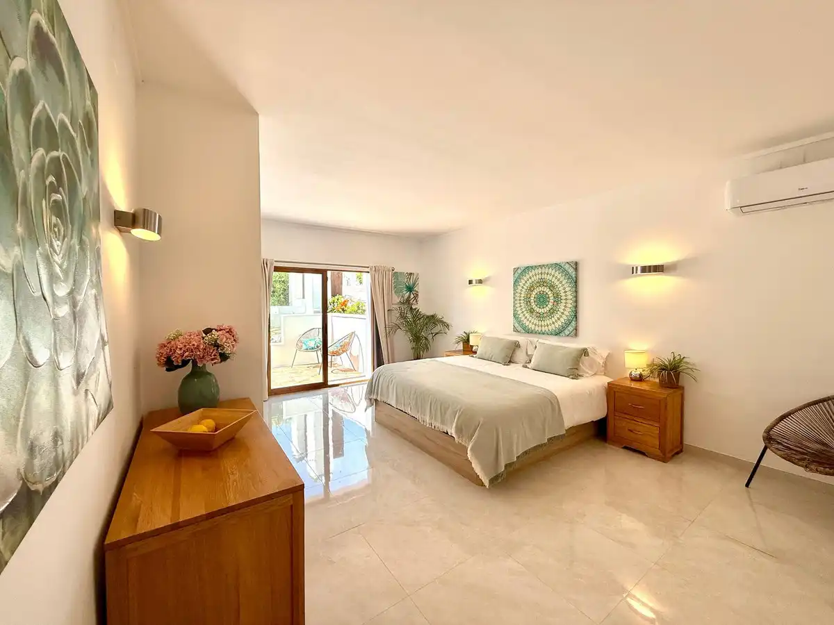 Habitación de Casa o chalet de alquiler en Marbella con Aire acondicionado, Jardín privado y Piscina