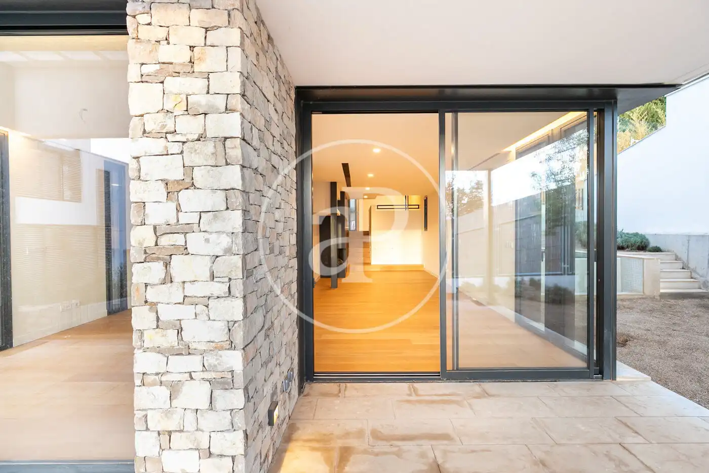 Flat for rent in Barcelona  with Air Conditioner, Heating and Private garden