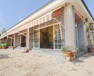 Vista exterior de Casa o xalet en venda en Sanlúcar de Barrameda amb Jardí privat i Terrassa