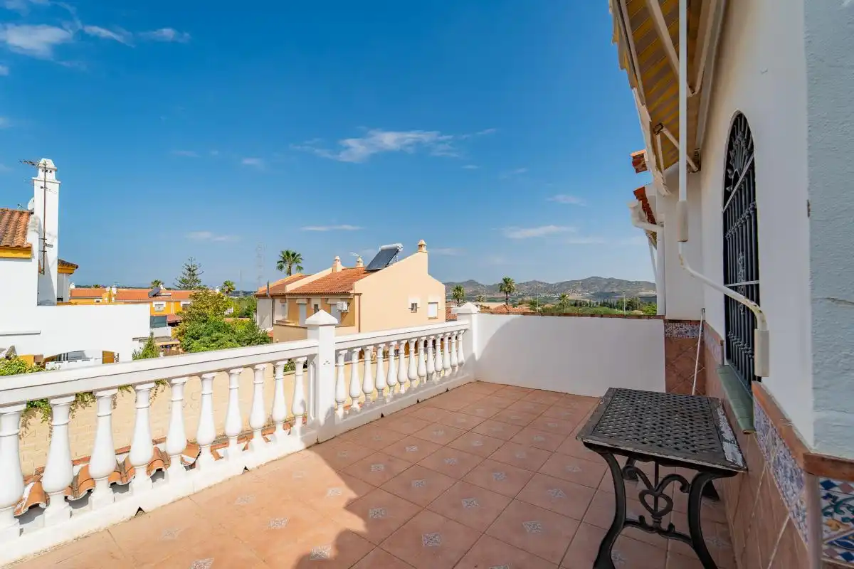 Terrassa de Casa adosada en venda en Alhaurín de la Torre amb Calefacció, Jardí privat i Terrassa