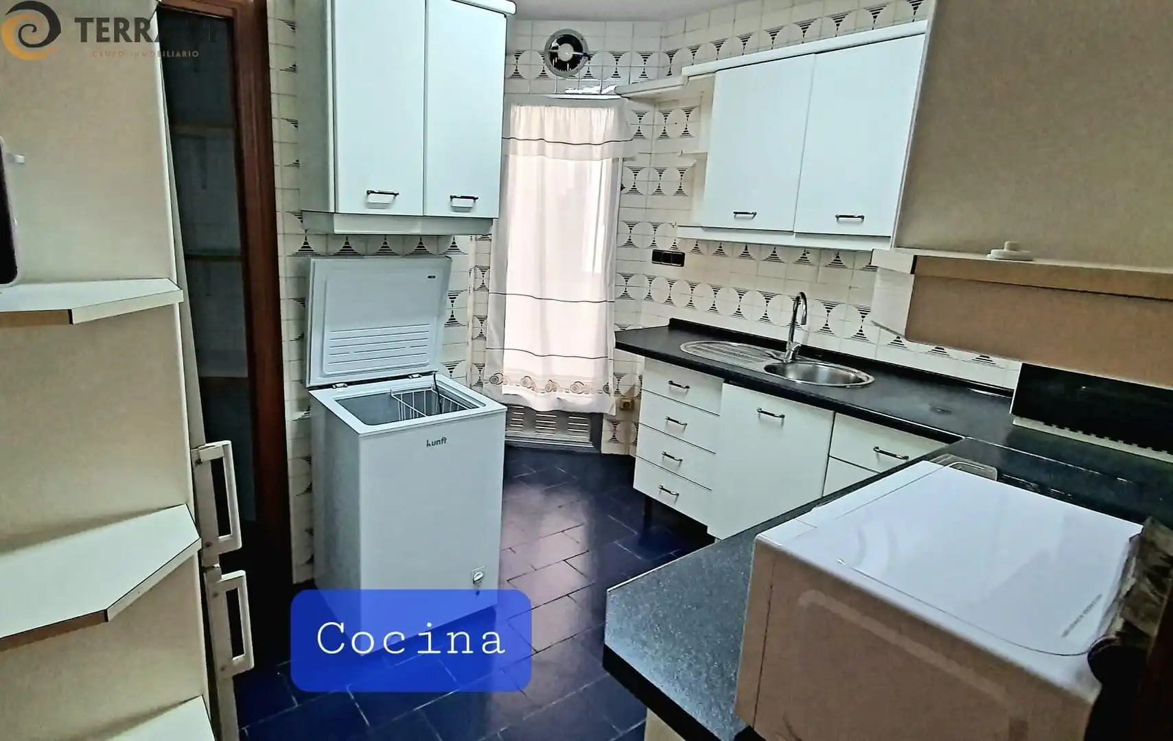 Cuina de Pis de lloguer en Jaén amb Aire condicionat, Calefacció i Moblat