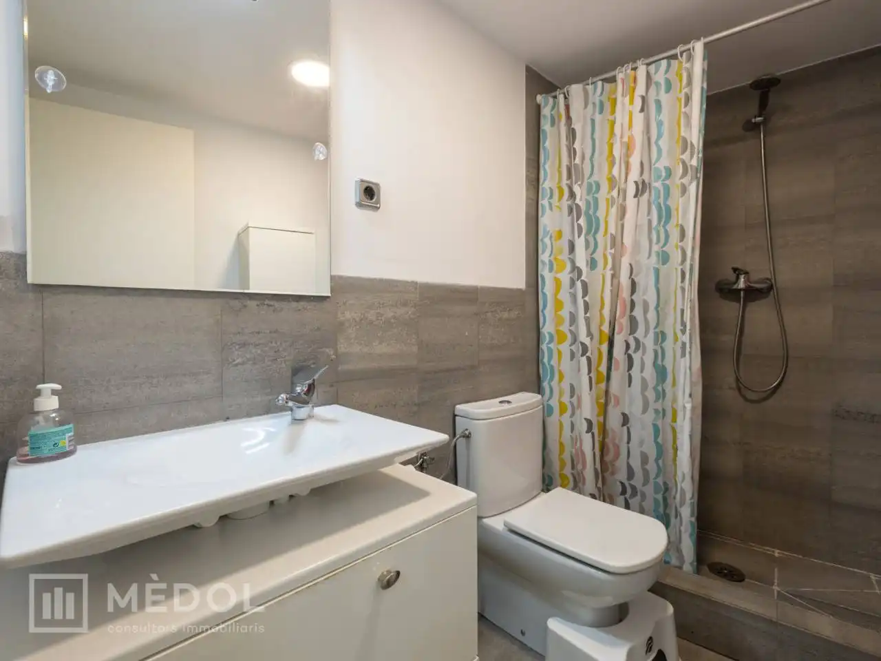 Bathroom of Flat for sale in Reus  with Heating and Parquet flooring