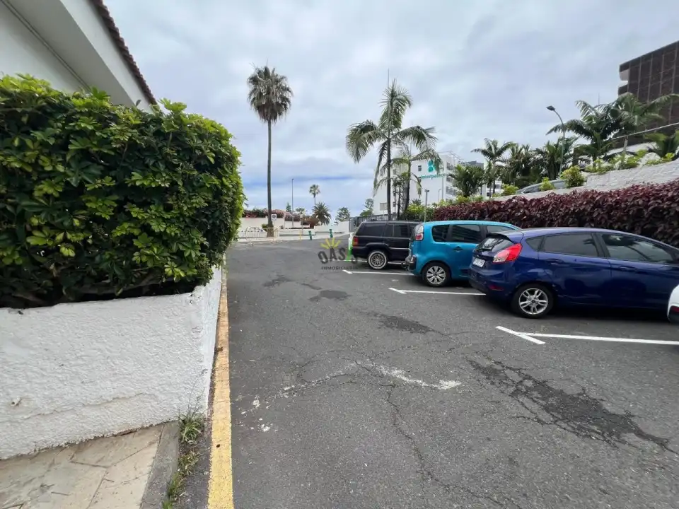 Aparcament de Pis en venda en Puerto de la Cruz amb Terrassa