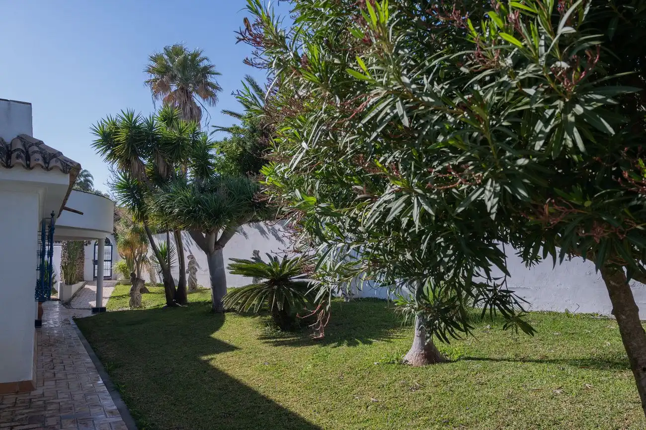 Jardín de Casa o chalet en venta en Conil de la Frontera con Aire acondicionado, Calefacción y Terraza