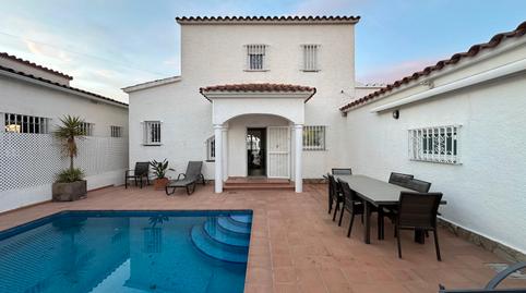 Photo 4 of Single-family semi-detached for rent in Cap Ras - Creus - Falconera, Empuriabrava