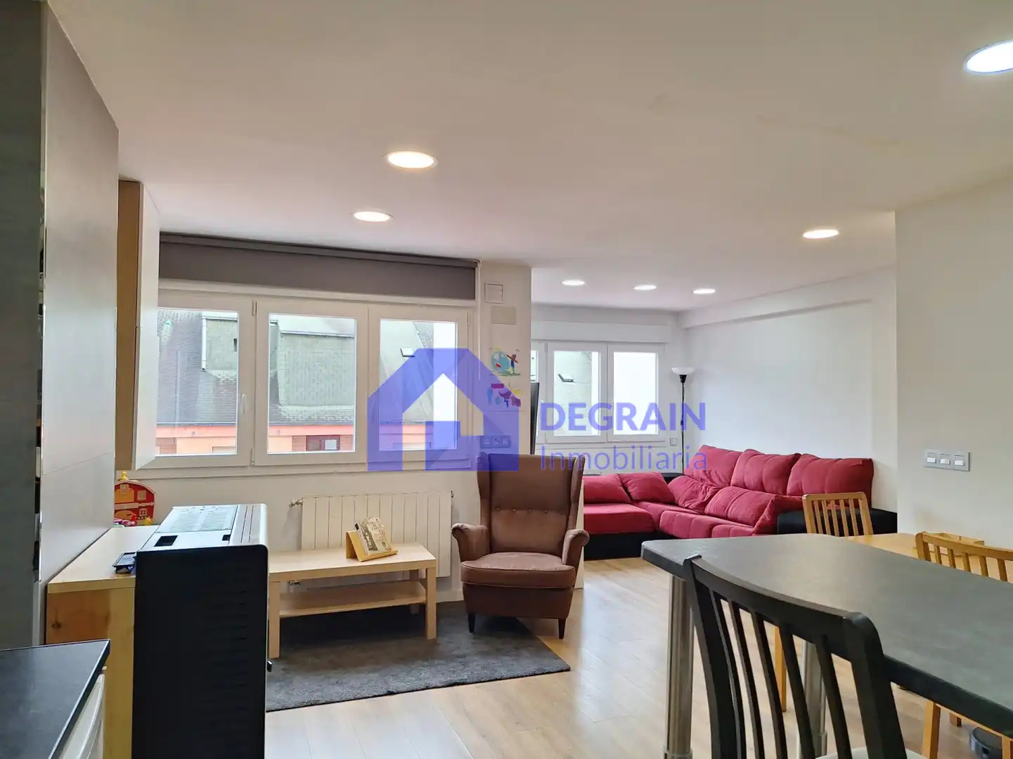 Sala d'estar de Pis en venda en Oviedo  amb Calefacció