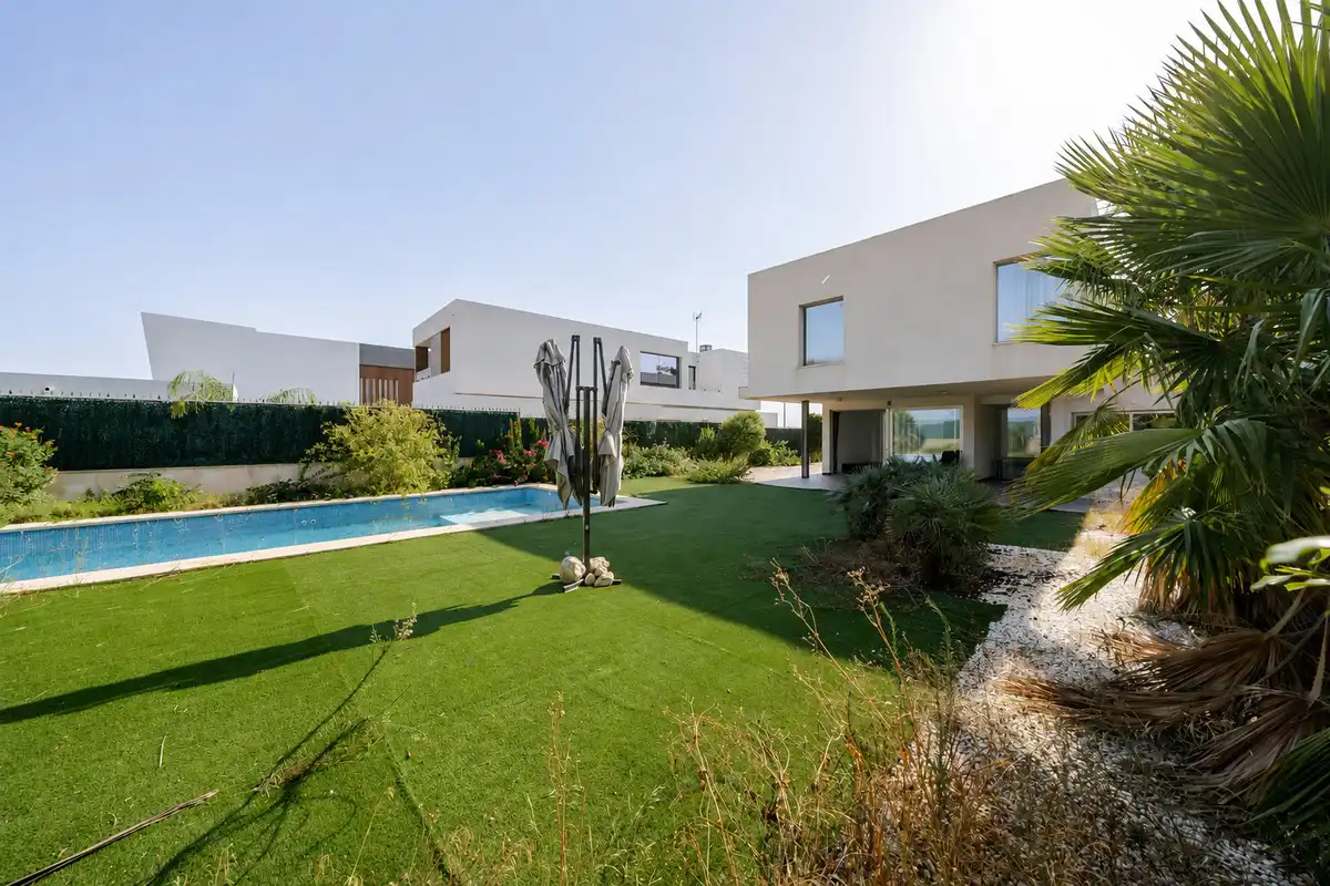 Houses for sale in Calle Reus, La Algoda - Matola - Llano de San José