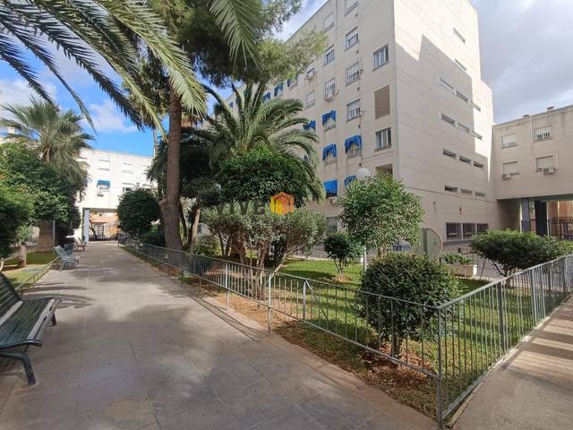 Piso en Venta en Calle PARQUE DE DOÑANA en Pino Montano - Consolación