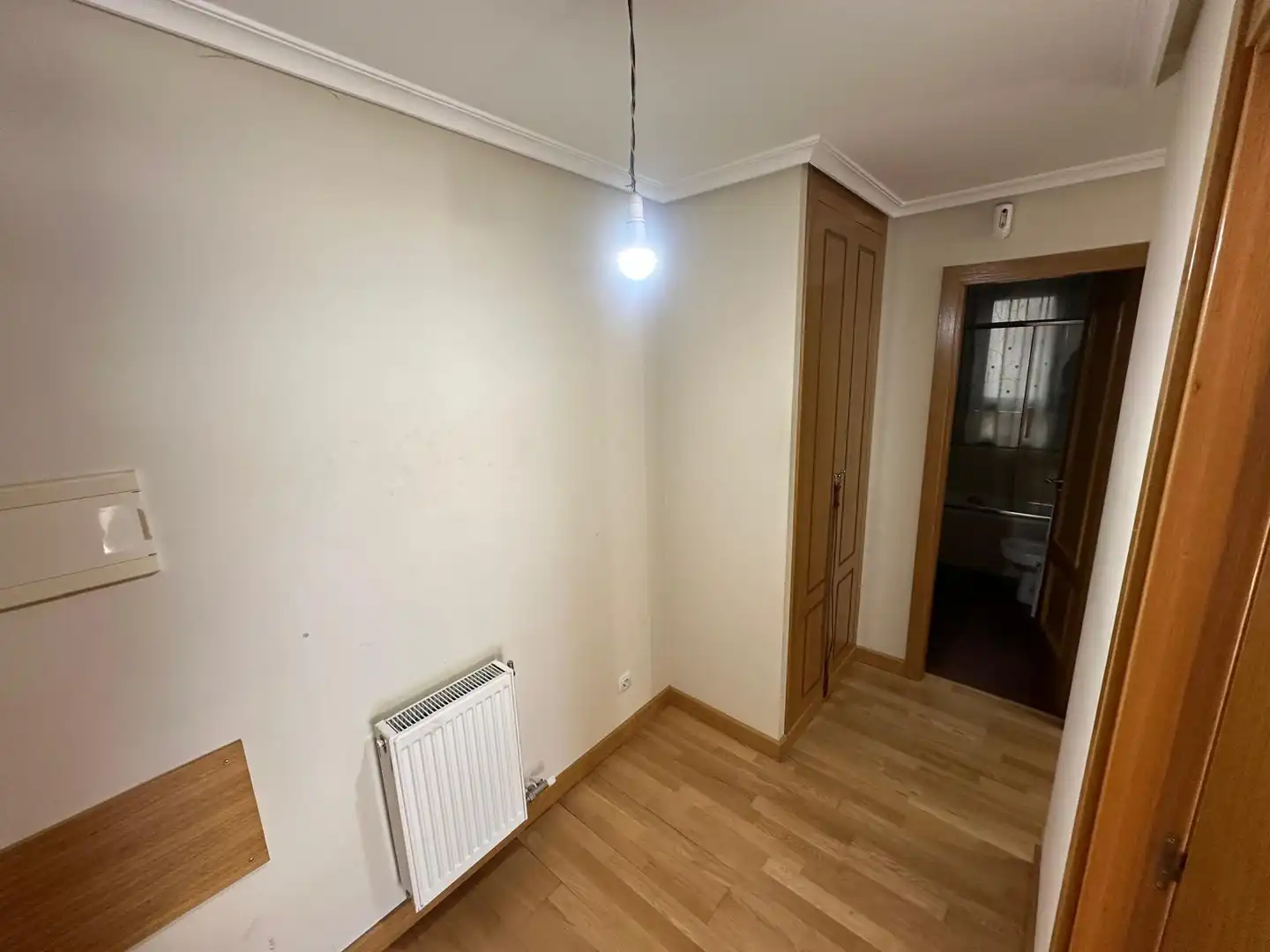 Dormitori de Apartament en venda en Burgos amb Calefacció, Traster i Balcó