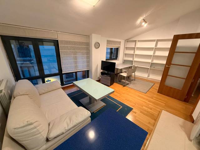 Piso en Alquiler en Universidad - Tenerías