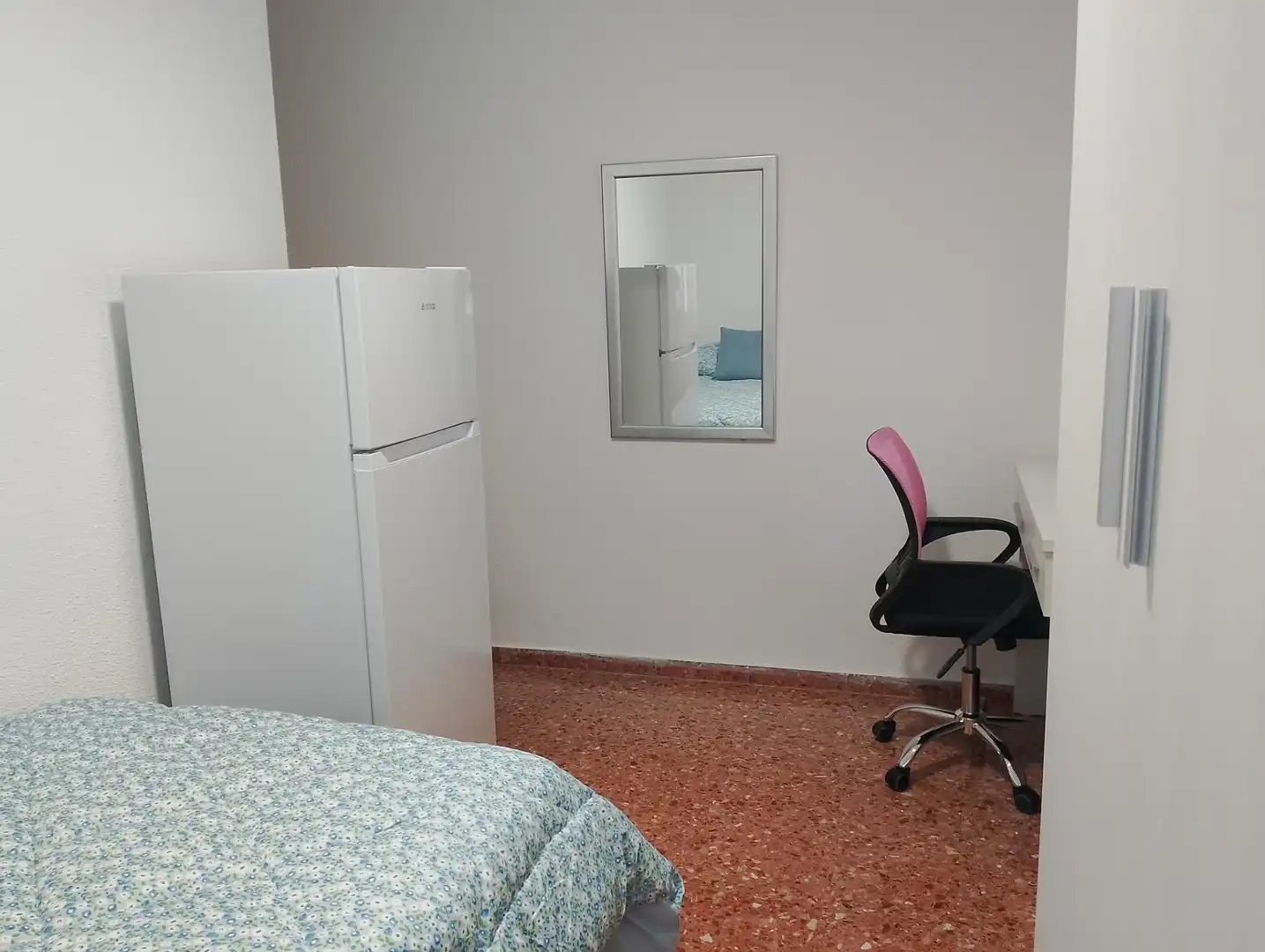 Bedroom of Flat for share in Valencia  with Heating, Furnished and Balcony