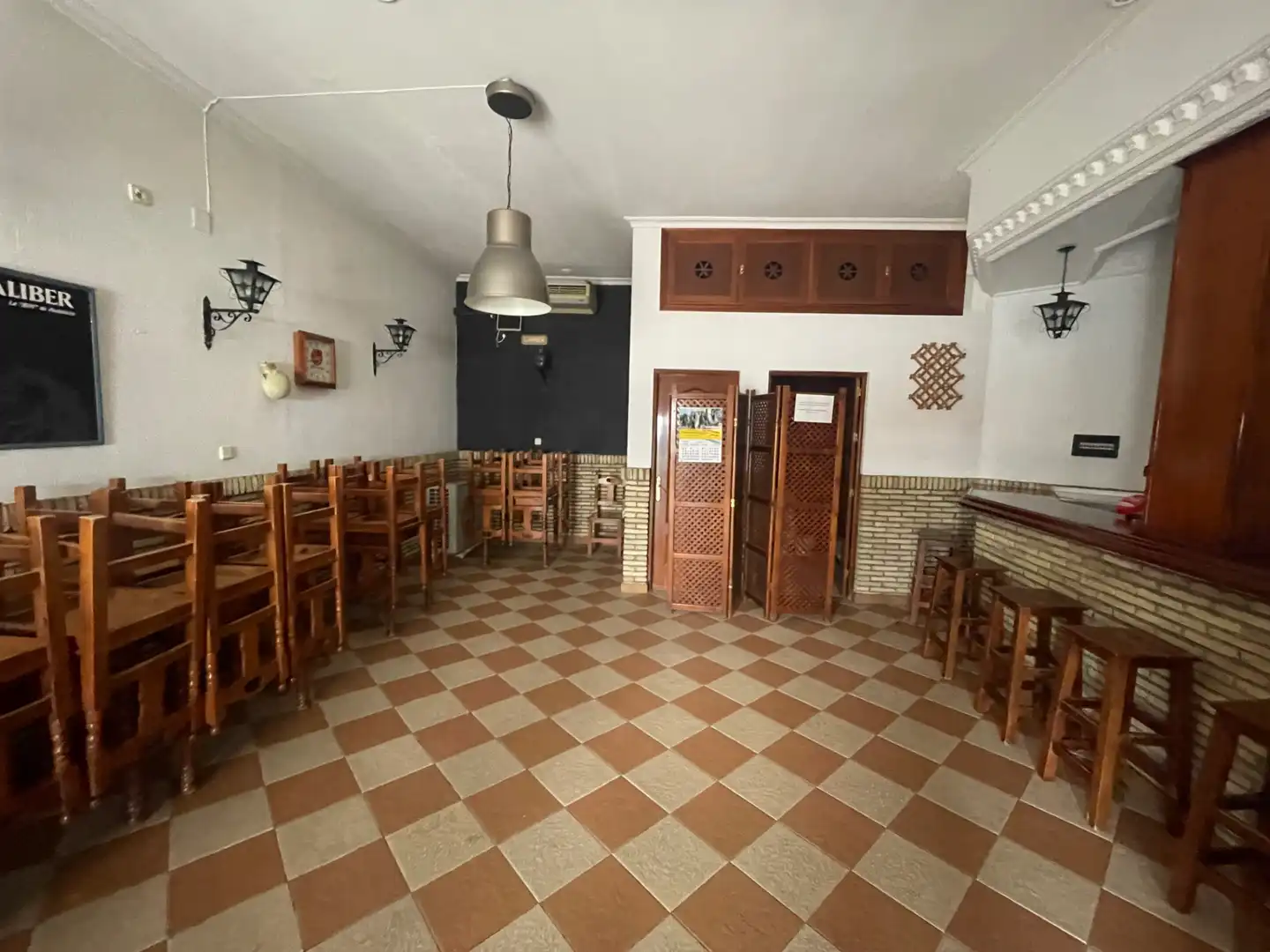 Local comercial en venta en La Puebla del Río, imagen 2