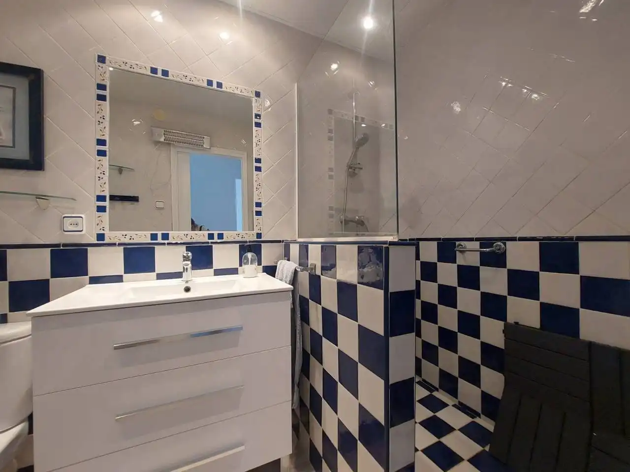 Bathroom of Flat for rent in Vilanova i la Geltrú  with Private garden, Terrace and Furnished