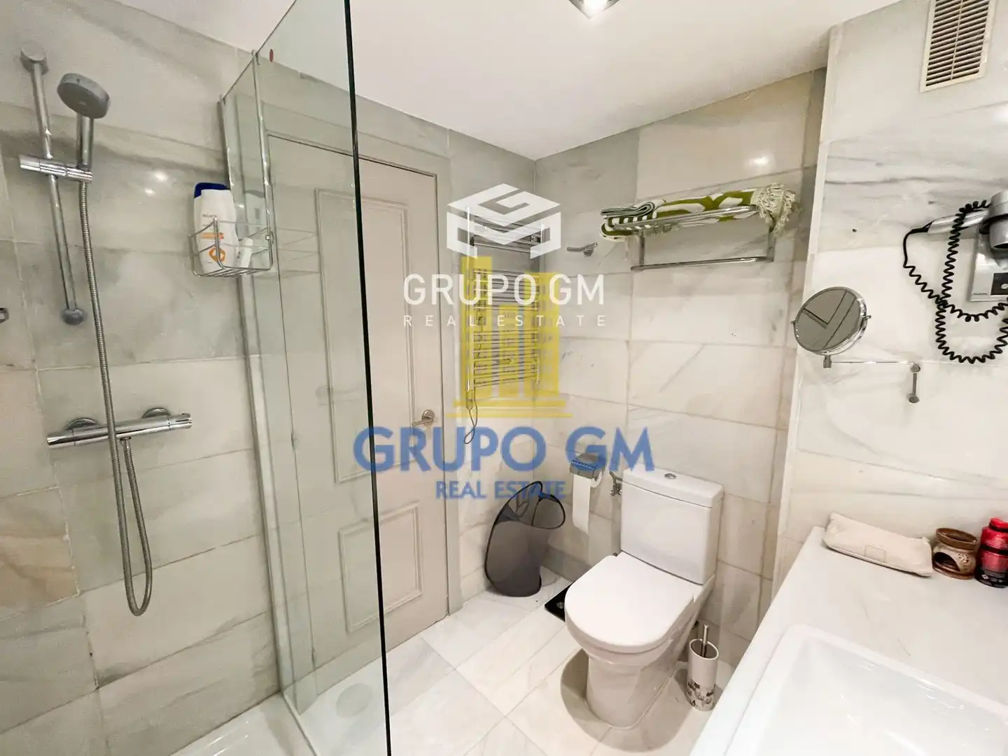 Baño de Piso de alquiler en Madrid con Aire acondicionado y Amueblado
