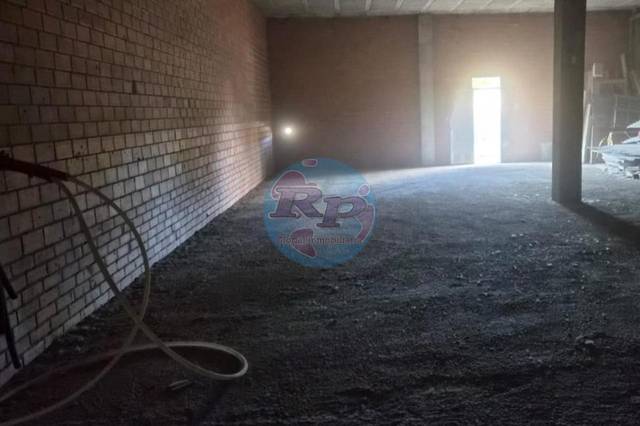 Local comercial en Venta en Flores de Sil - La Placa