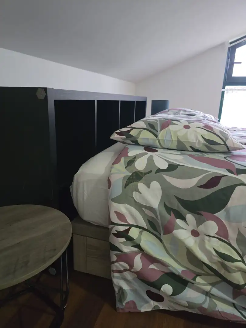 Schlafzimmer von Wohnung zur Miete in Piélagos mit Heizung, Parkett und Möbliert