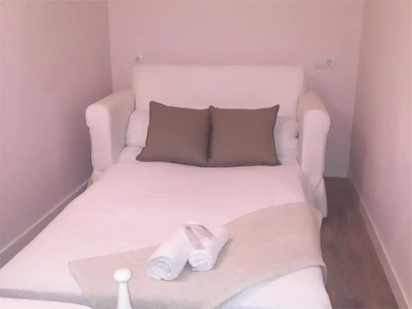 Dormitori de Casa adosada en venda en Valdealgorfa amb Aire condicionat, Parquet i Moblat