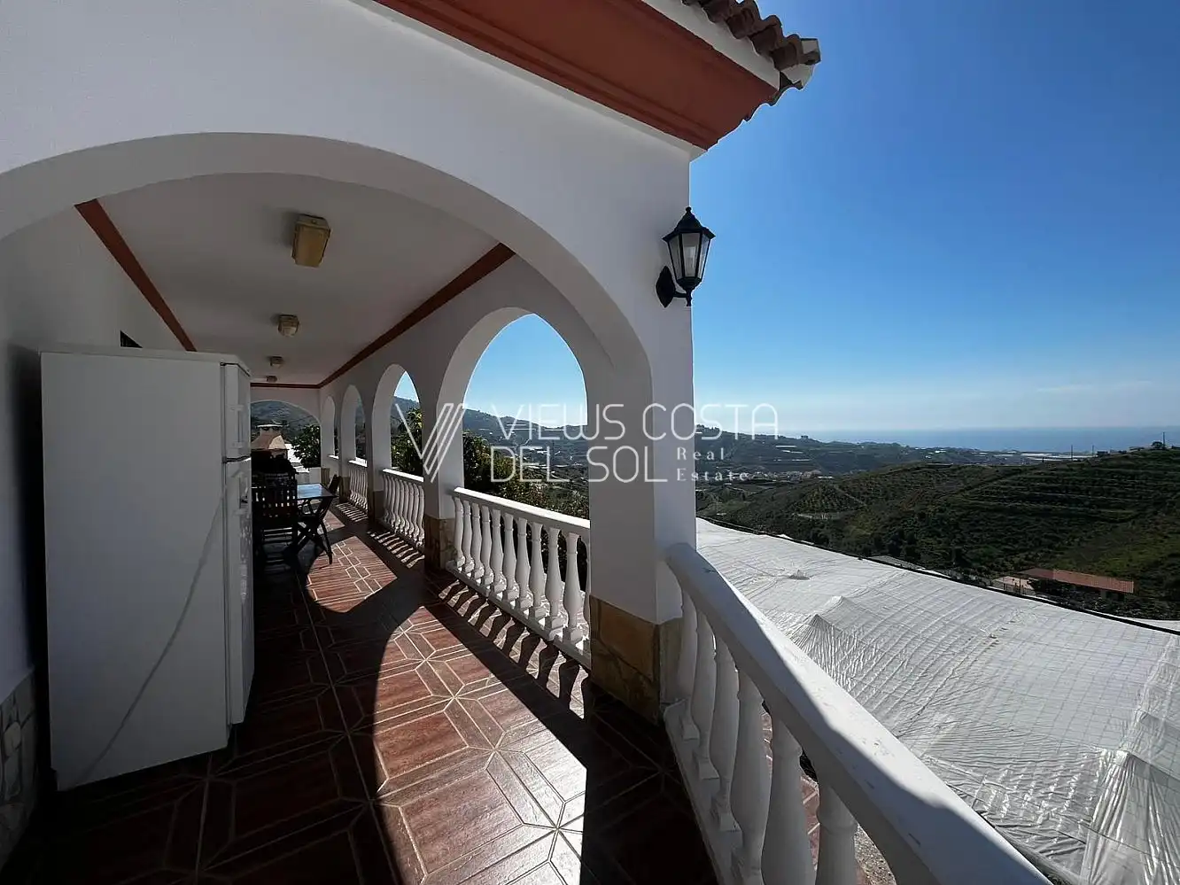 Vista exterior de Casa o xalet de lloguer en Algarrobo amb Aire condicionat, Calefacció i Terrassa