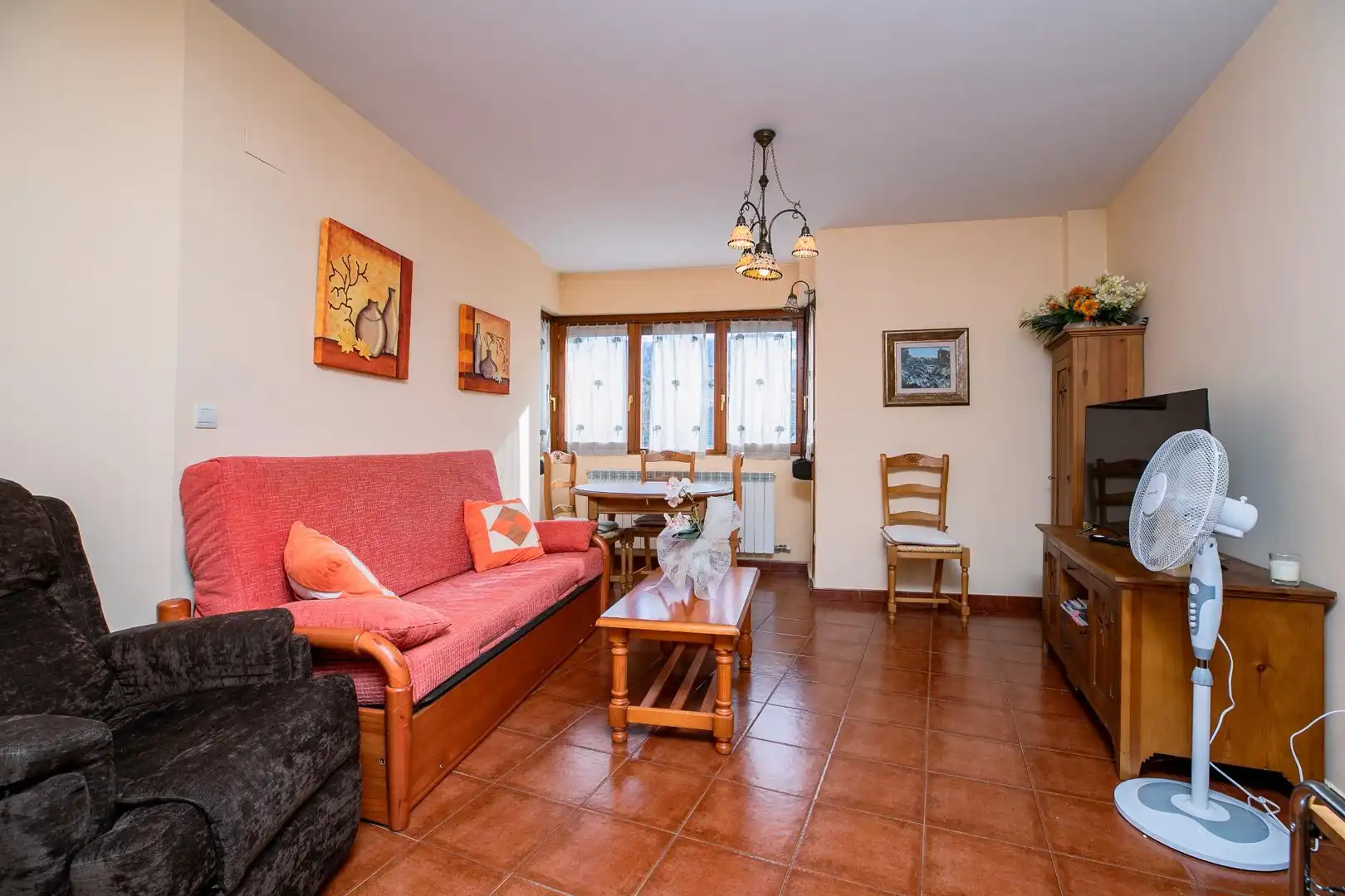 Living room of Flat for sale in Biescas  with Heating and Furnished