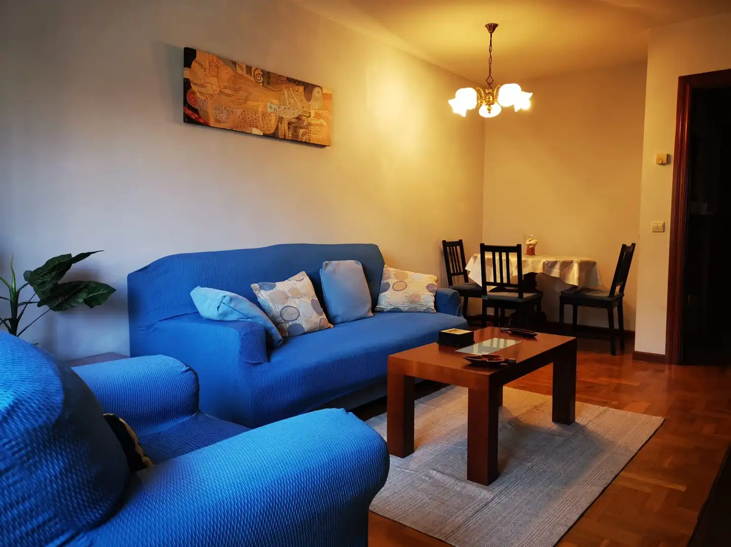 Living room of Flat for rent in Gijón   with Heating, Parquet flooring and Furnished