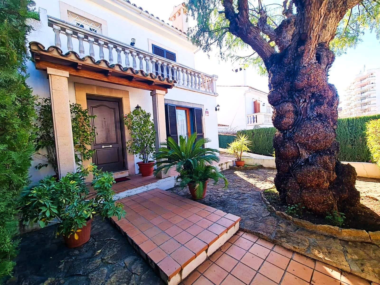 Exterior view of Single-family semi-detached for sale in  Palma de Mallorca  with Air Conditioner, Heating and Private garden