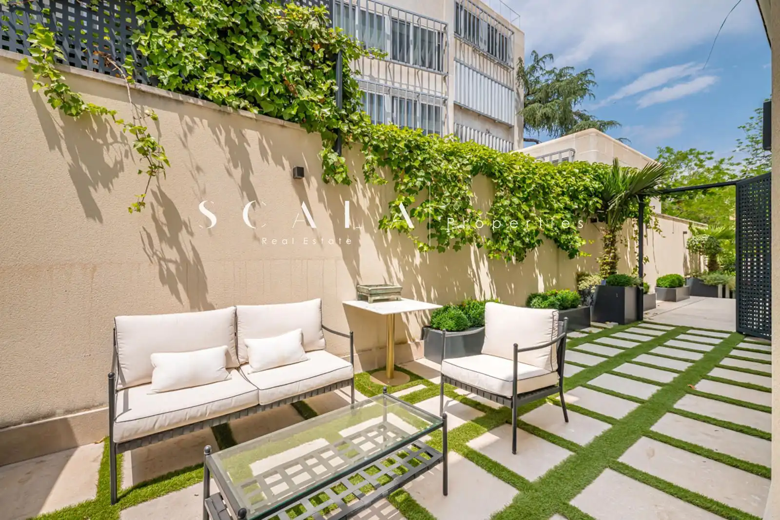 Terrassa de Dúplex de lloguer en Madrid amb Aire condicionat, Calefacció i Jardí privat