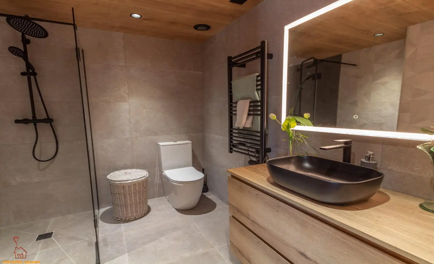 Bathroom of Flat for sale in Puigcerdà  with Heating, Parquet flooring and Storage room
