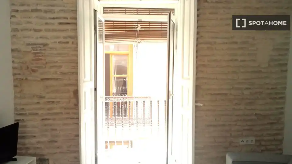 Appartamento con terrazza in affitto a Ciutat Vella, imagen 2