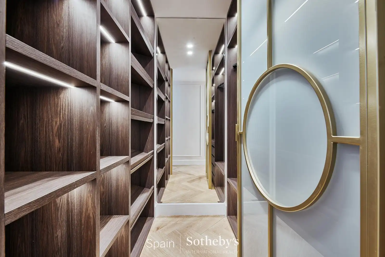 Apartments for sale in Madrid  with Air Conditioner, Terrace and Storage room