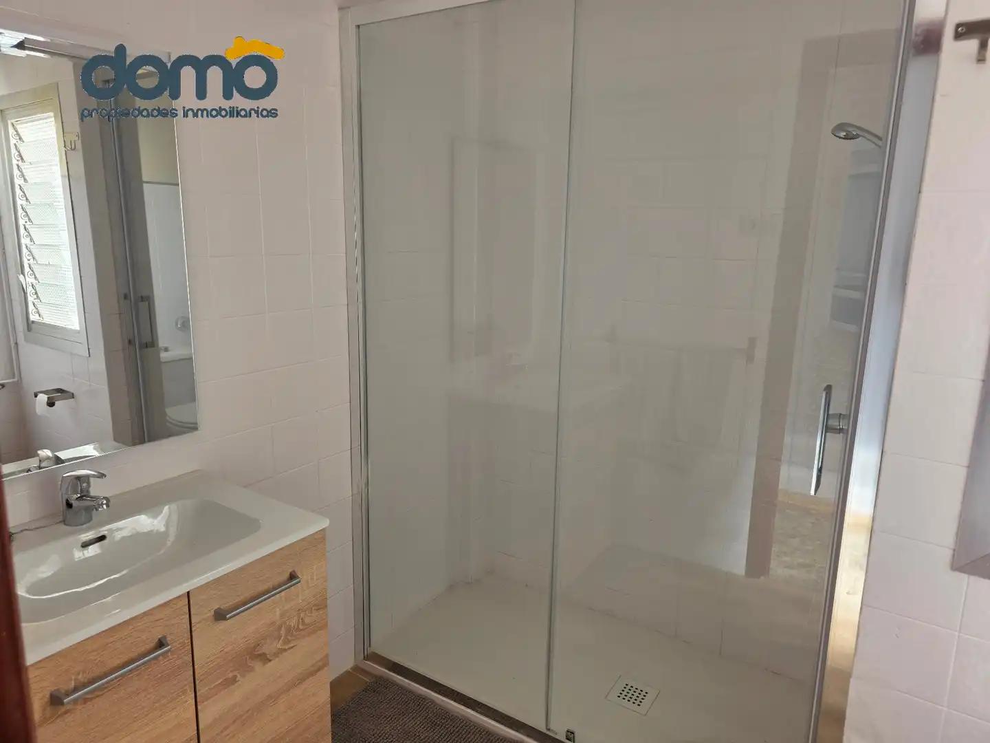Badezimmer von Wohnung zur Miete in Almería mit Terrasse, Möbliert und Waschmaschine