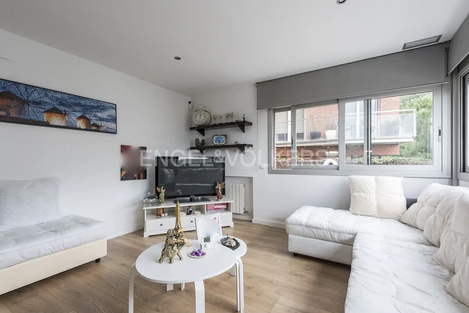 Wohnzimmer von Wohnung zum Verkauf in Barcelona mit Klimaanlage, Heizung und Privatgarten