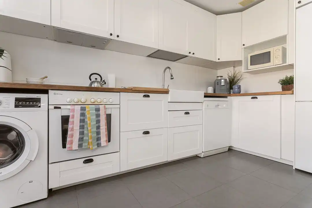 Cuina de Àtic en venda en  Pamplona / Iruña amb Calefacció, Jardí privat i Terrassa