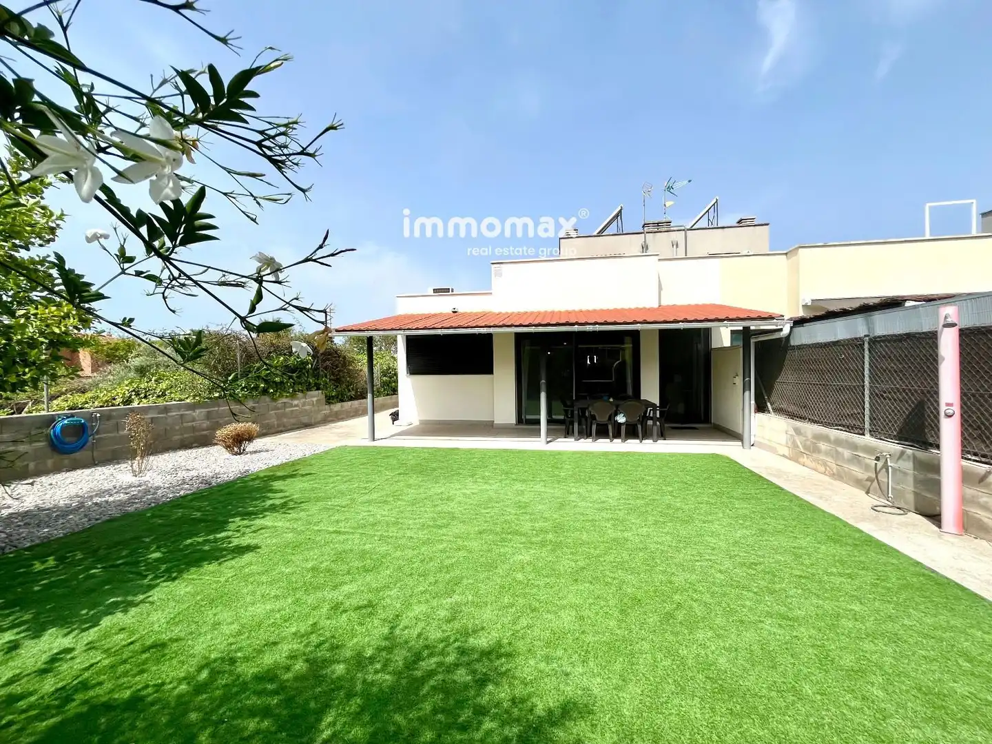 Terrassa de Casa o xalet en venda en Vilanova i la Geltrú amb Aire condicionat, Calefacció i Jardí privat