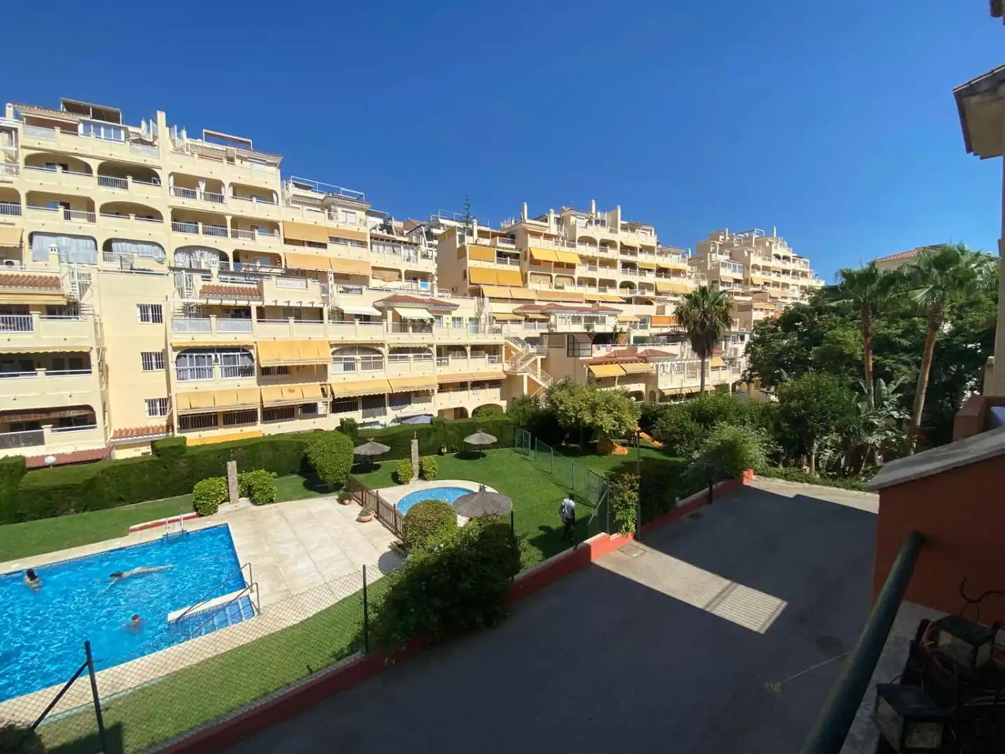 Apartment with pool for sale in Torrequebrada