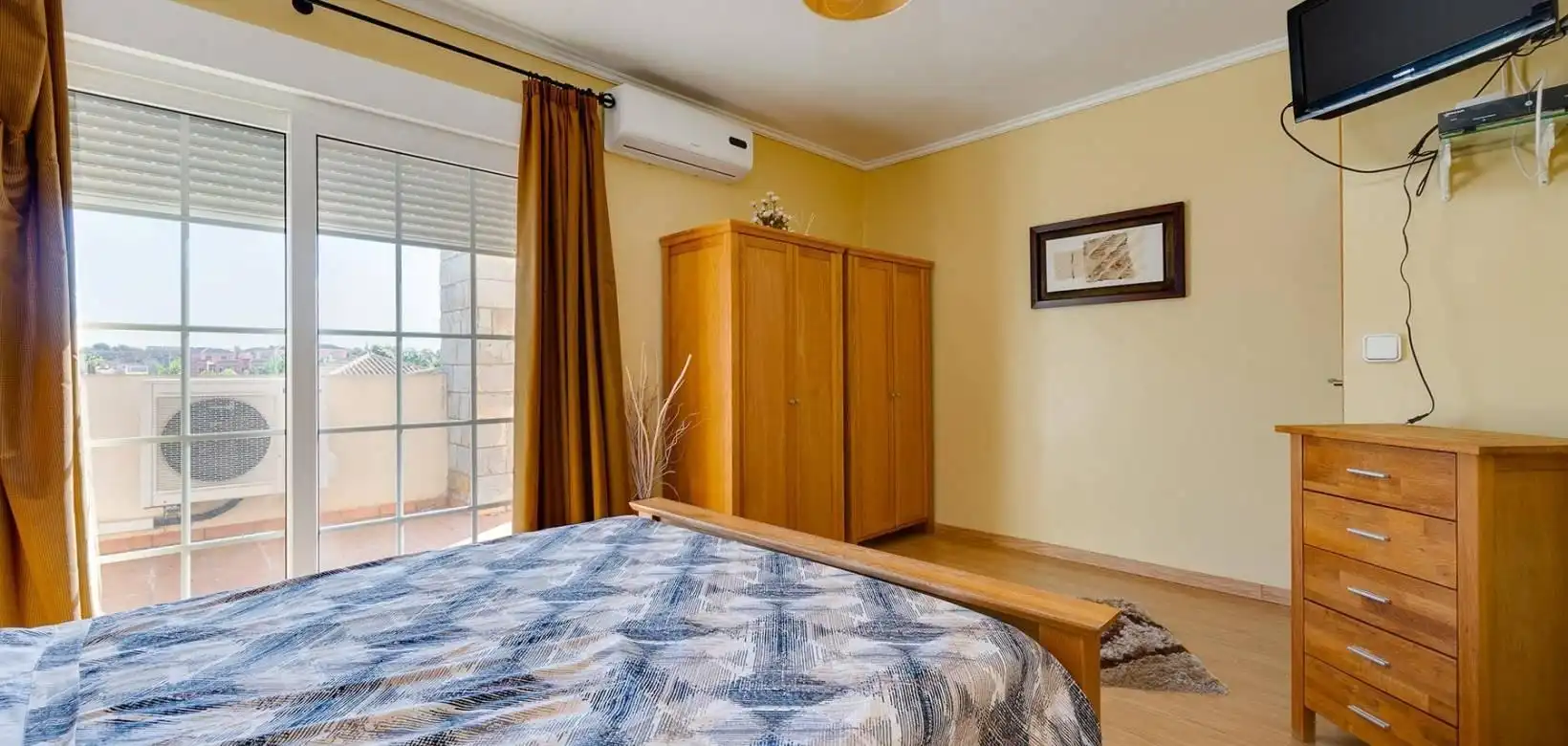 Dormitori de Casa o xalet en venda en Orihuela amb Aire condicionat, Calefacció i Jardí privat