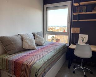 Dormitori de Apartament per a compartir en  Barcelona Capital amb Calefacció, Moblat i Forn