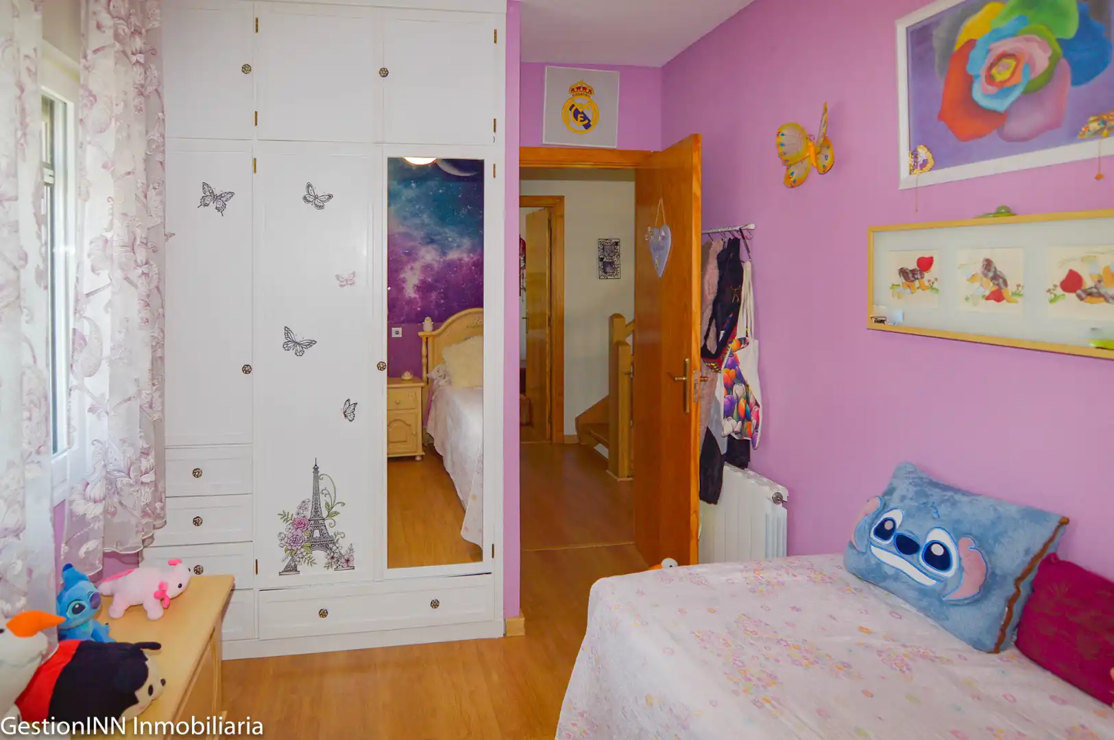 Habitación de Casa adosada en venta en Valdemorillo con Calefacción, Jardín privado y Parquet