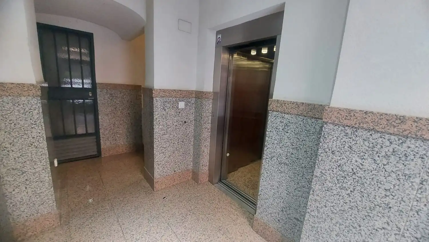 Flat for rent in Jaén  with Air Conditioner, Heating and Furnished