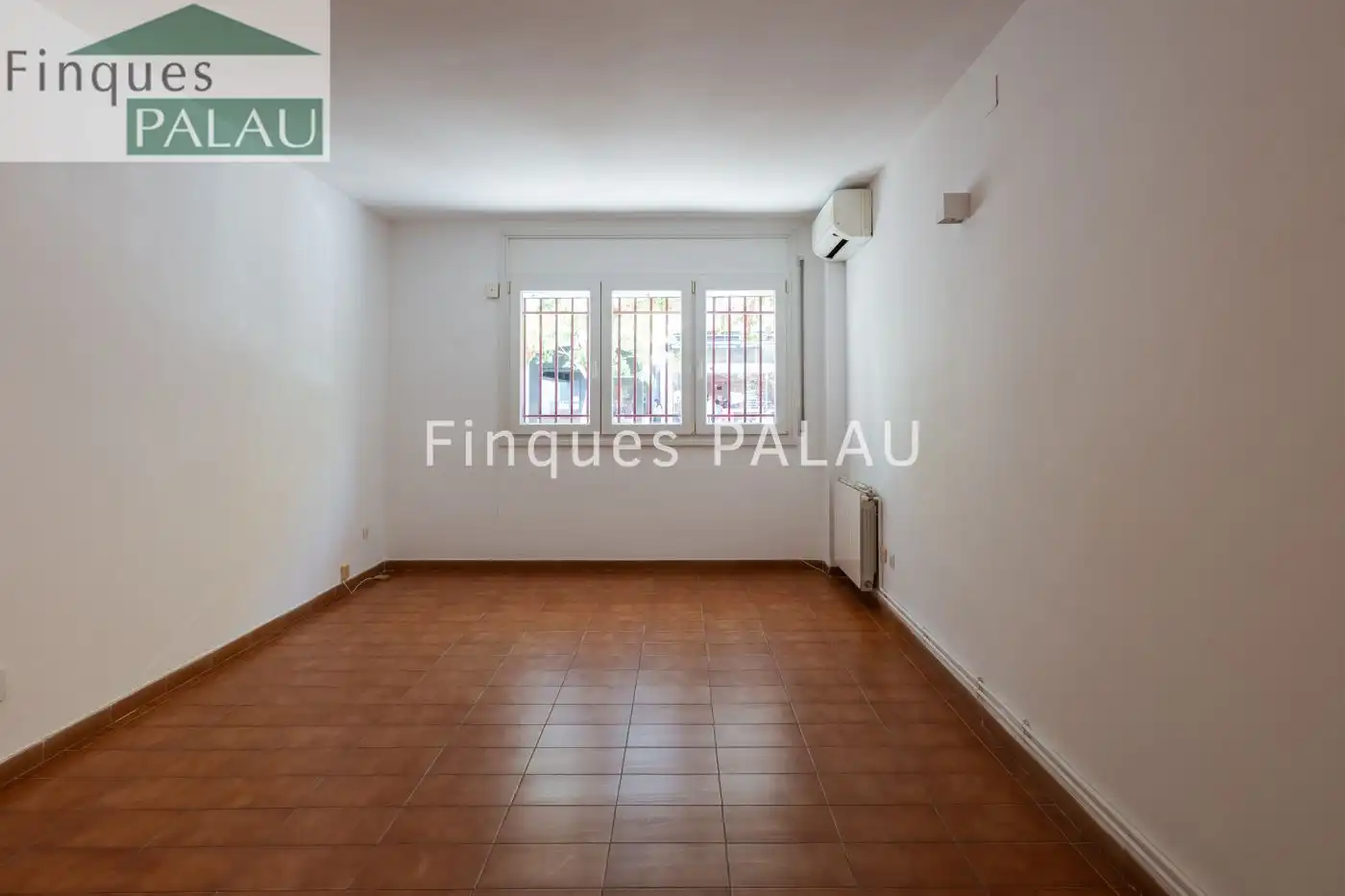 Flat for rent in Sant Just Desvern  with Air Conditioner and Heating