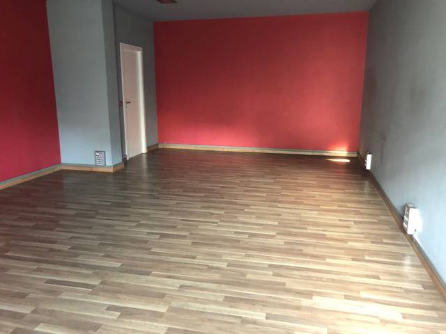 Local comercial en Alquiler en Calzada de Sar en Castiñeiriño - Cruceiro de Sar