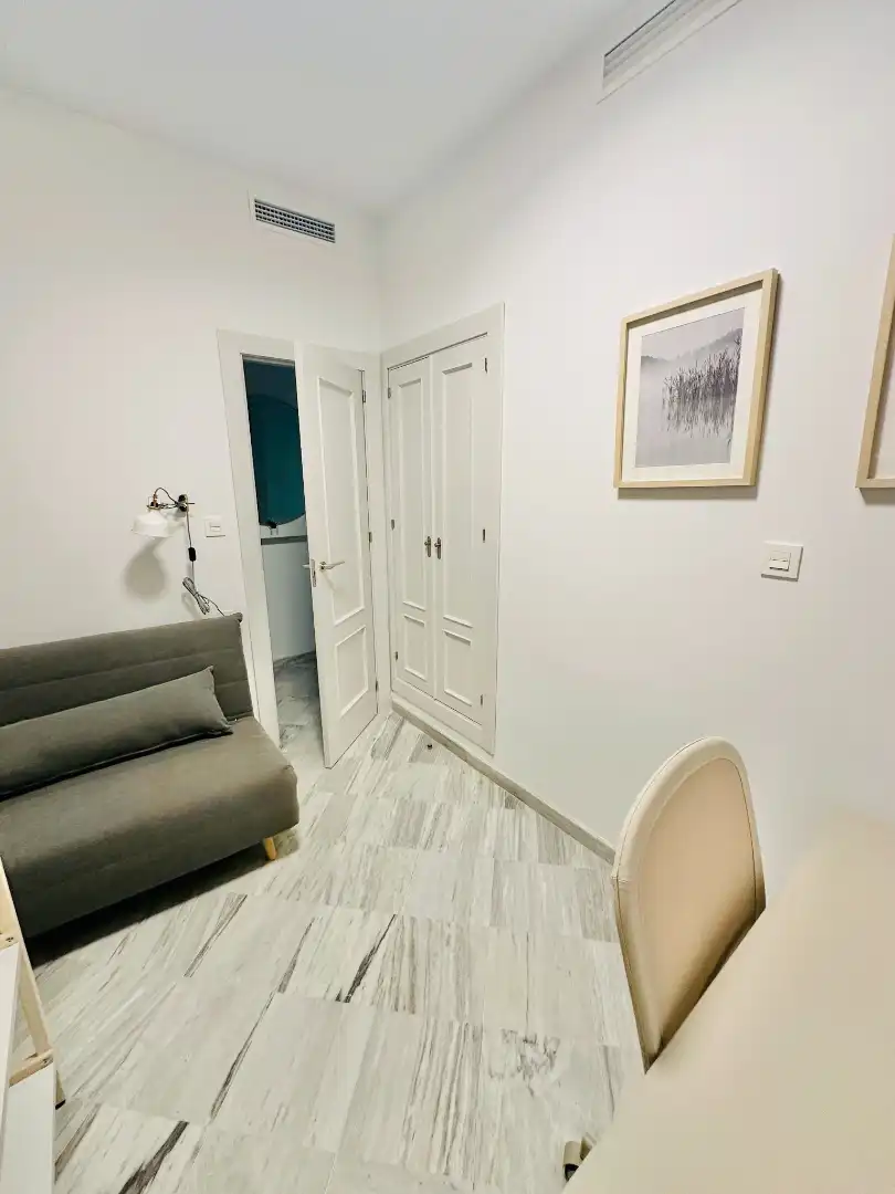 Flat for rent in Calle Gran Vía de Colón, Centro - Sagrario