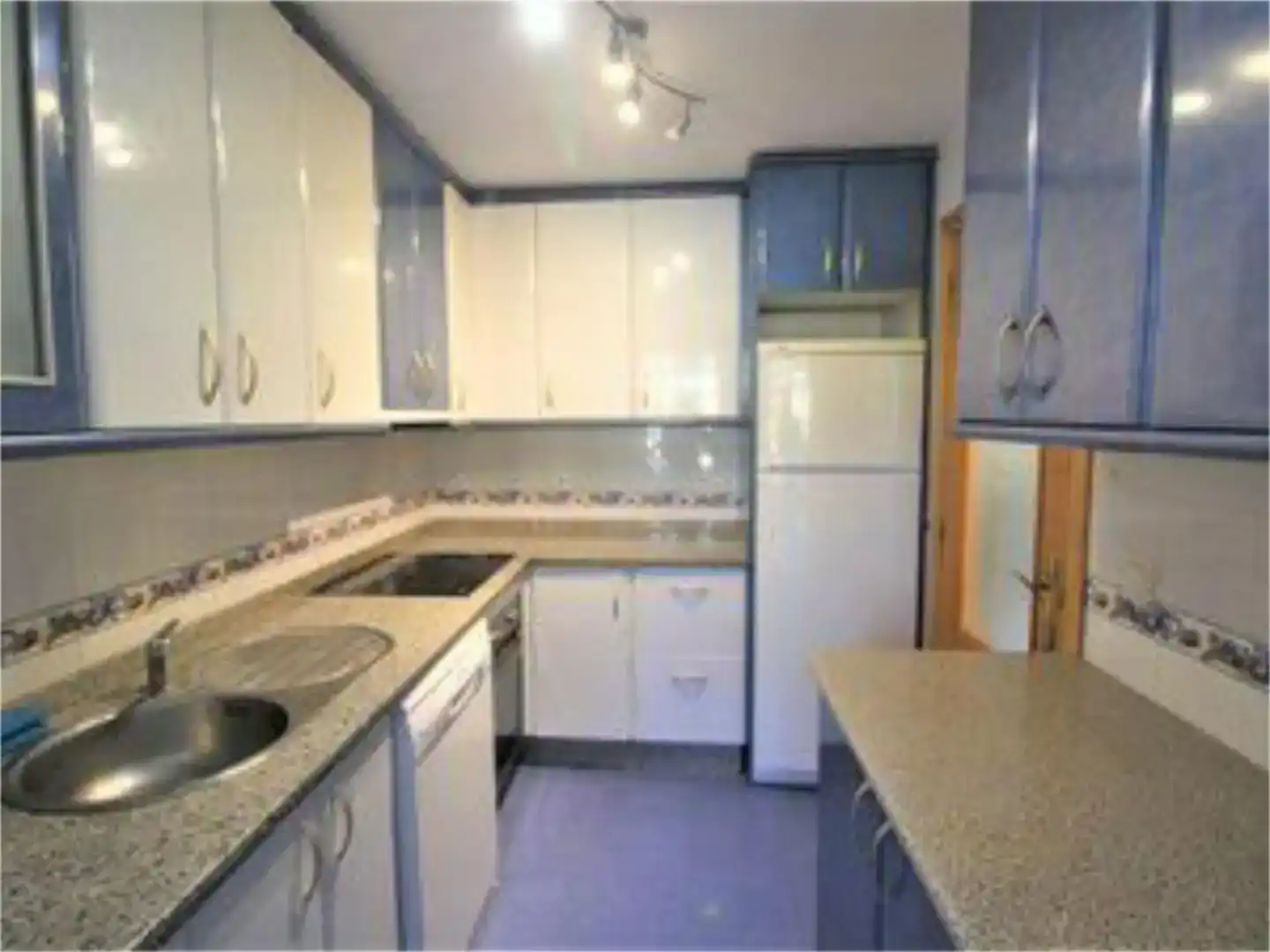 Kitchen of Flat for sale in Estepona  with Swimming Pool and Balcony