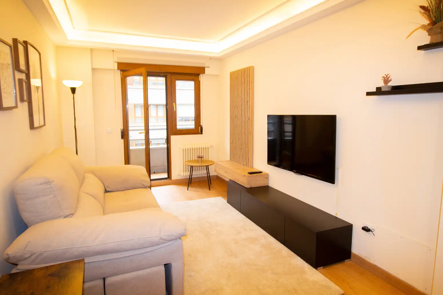 Sala de estar de Piso de alquiler en Gijón  con Calefacción, Terraza y Trastero