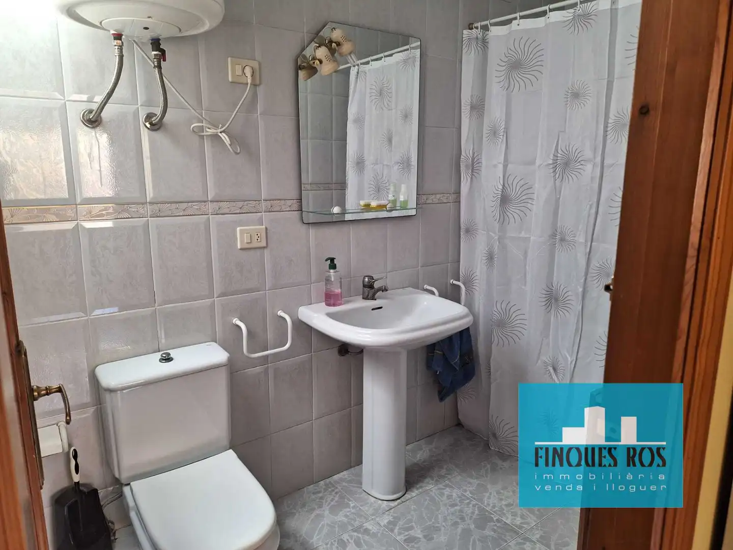 Bathroom of Houses for sale in Vinaròs  with Air Conditioner, Furnished and Oven