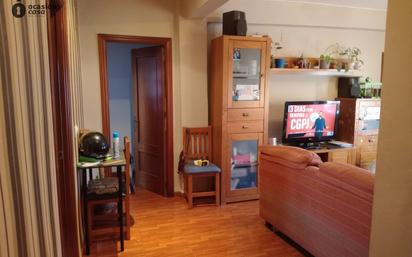 Living room of Flat for sale in Almodóvar del Río  with Air Conditioner and Balcony