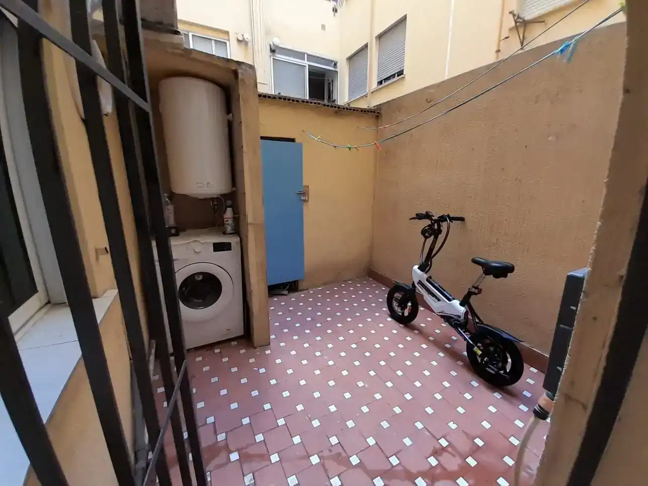Parking of Flat for rent in  Valencia Capital  with Air Conditioner