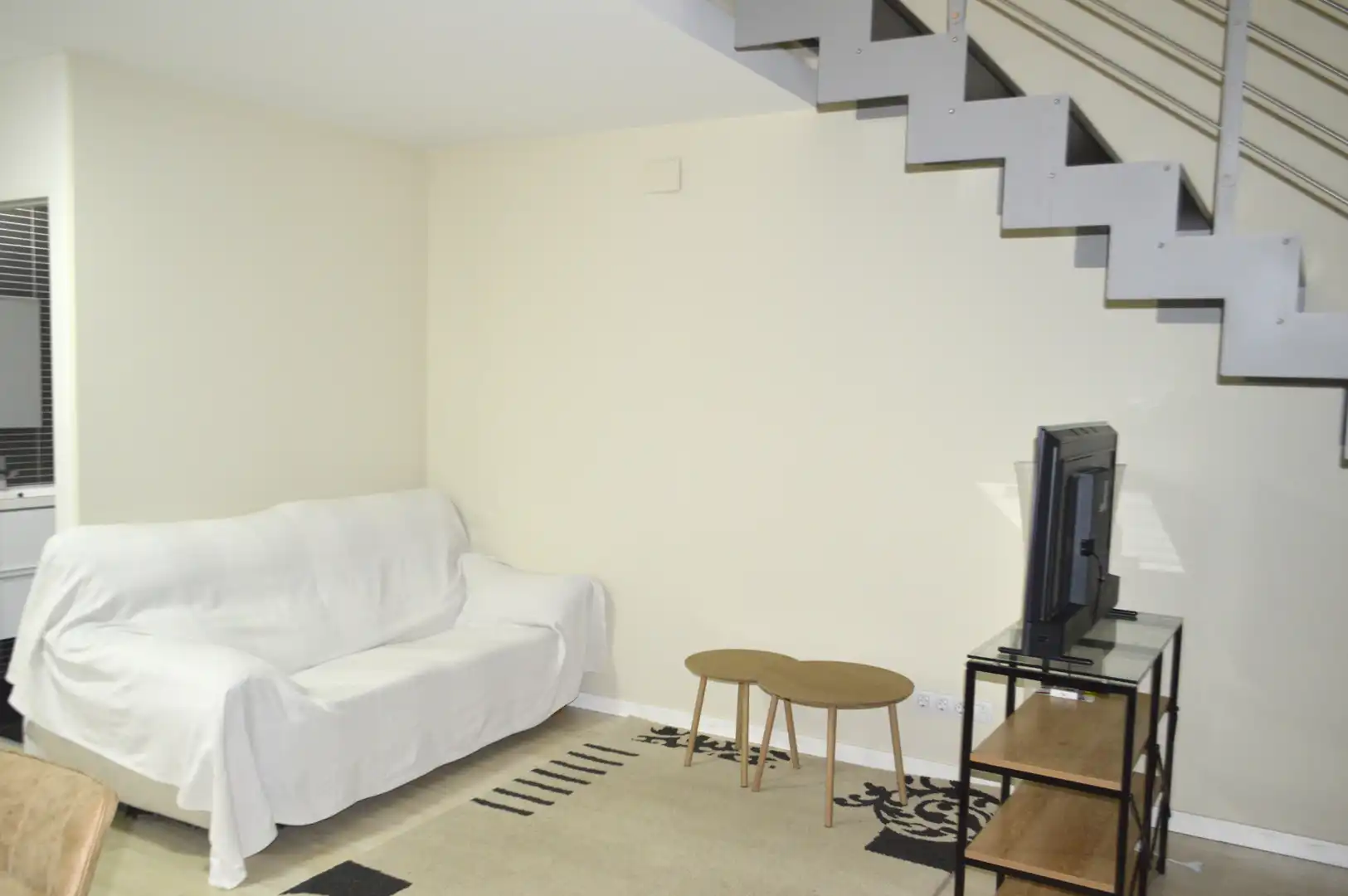 Loft zur Miete in Manises mit Klimaanlage, Heizung und Möbliert