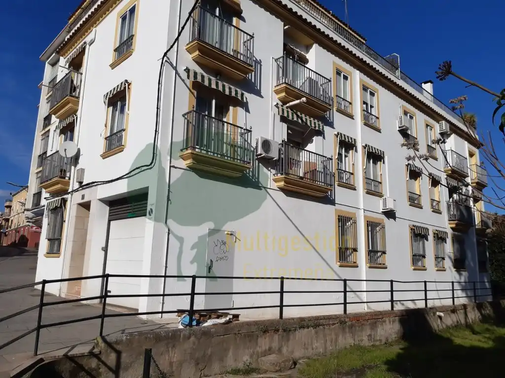 Vista exterior de Apartamento en venta en Cáceres