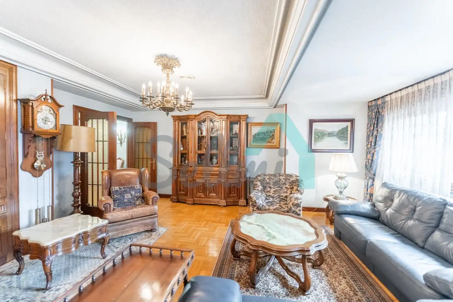 Living room of Flat for sale in Oviedo   with Heating, Parquet flooring and Terrace